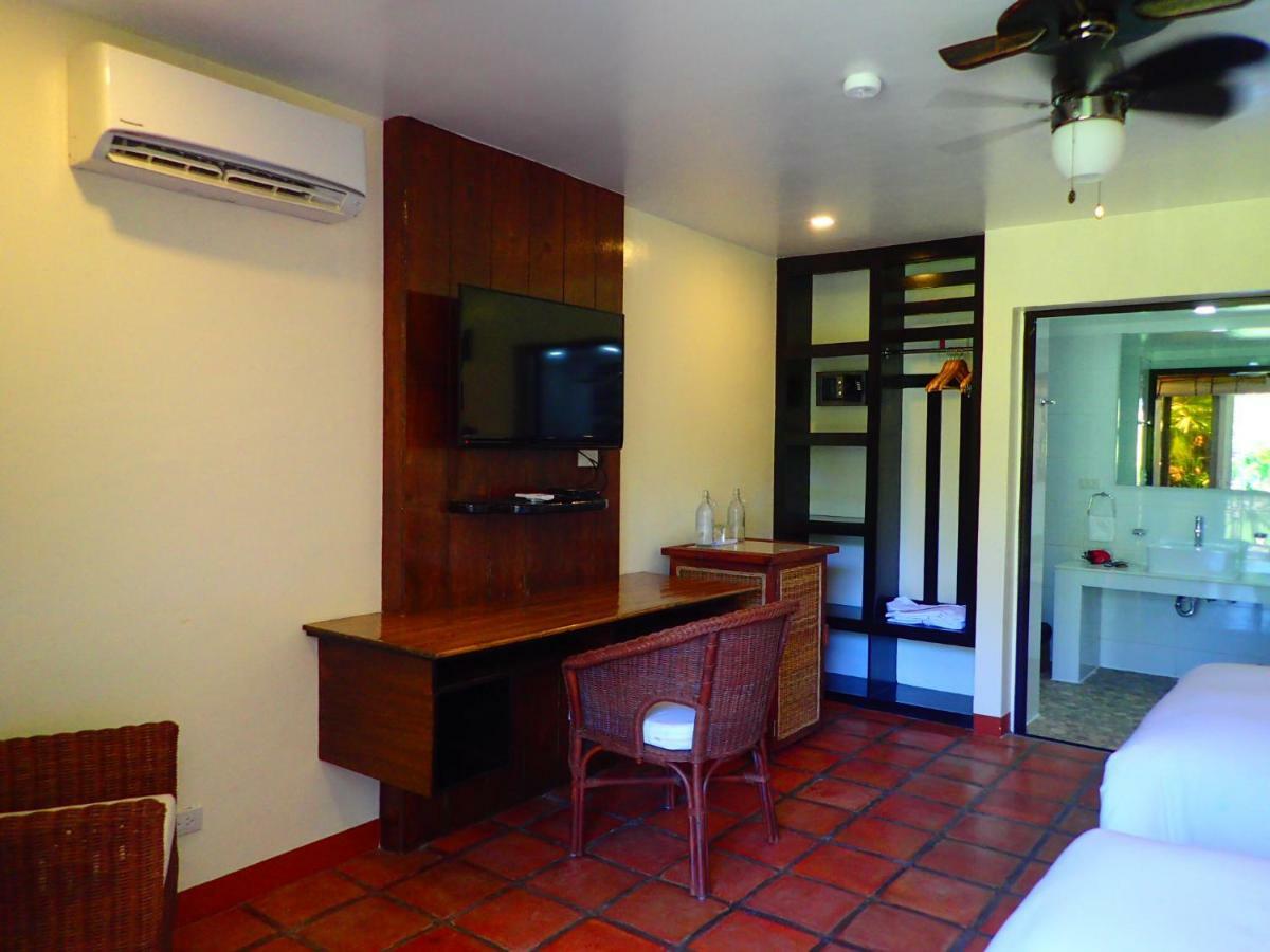 Edgewater Dive & Spa Resort Puerto Galera Dış mekan fotoğraf