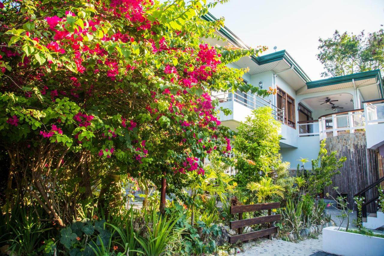 Edgewater Dive & Spa Resort Puerto Galera Dış mekan fotoğraf
